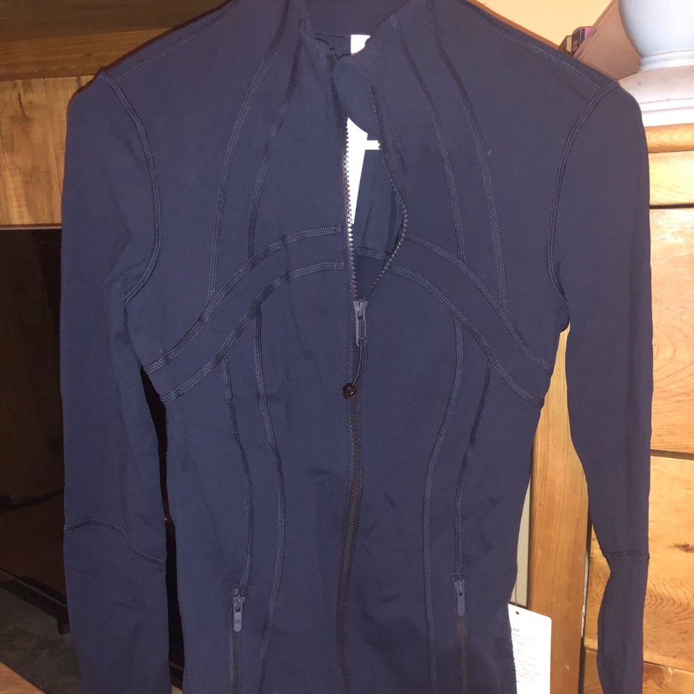 SOLD BNWT Lululemon Define Jacket in Navy - Picture 5 of 7